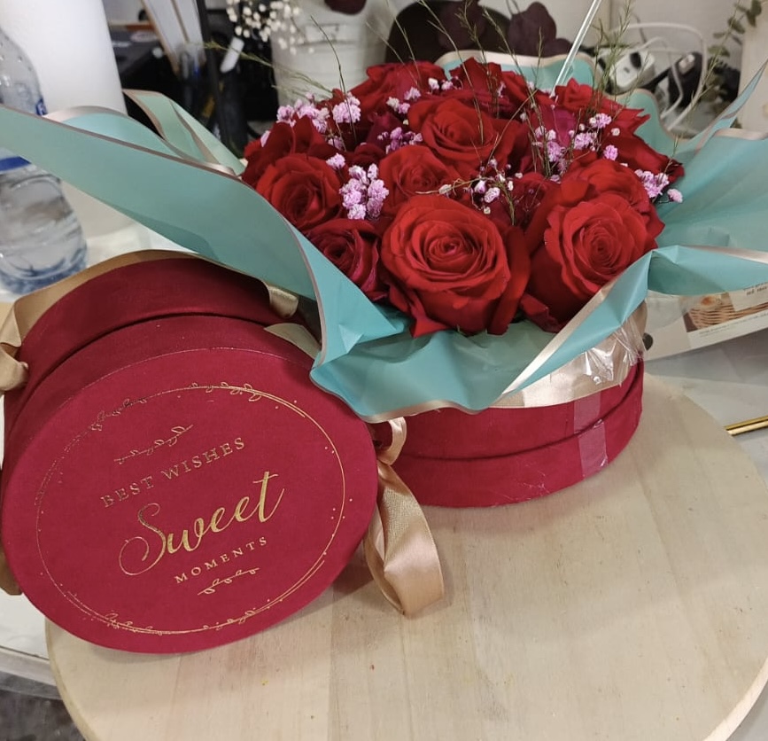 CAJA DE ROSAS M